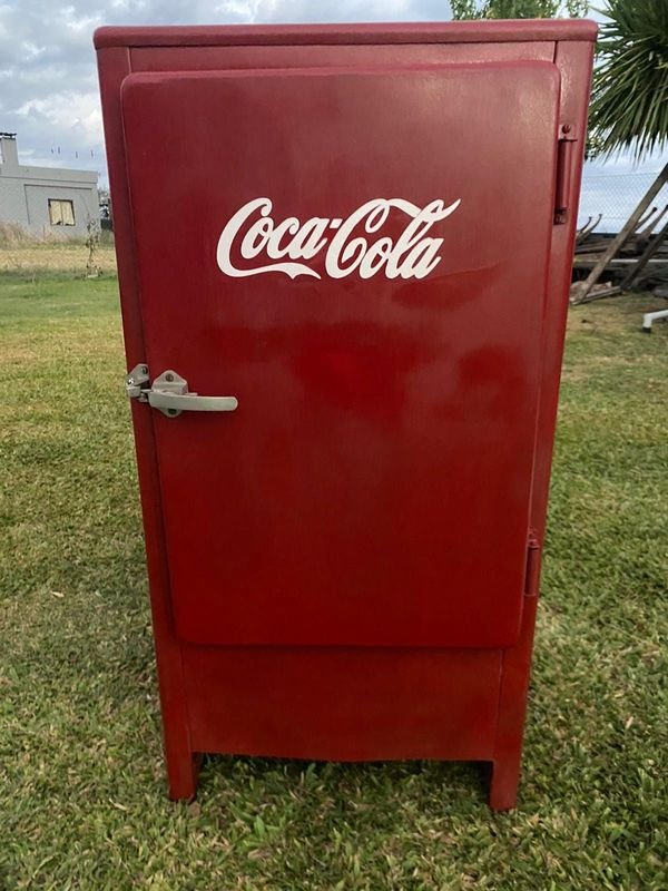 Heladerita Antigua Coca-Cola Roja Decorativa