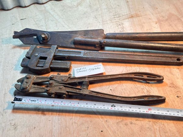 Herramientas Varias: Cortacables, Llave de Tubo y Tijera de Corte