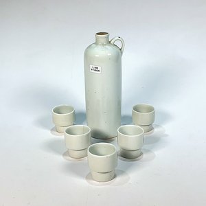 Juego de Botellón y Vasitos de Cerámica Blanca - imagen 1