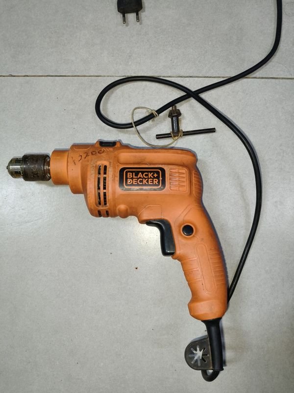 Taladro Black+Decker TP550-B2C 550W Usado