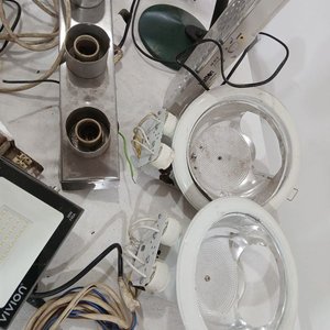 Lote de Iluminación: Lámparas, Focos y Extensores Eléctricos - imagen 2