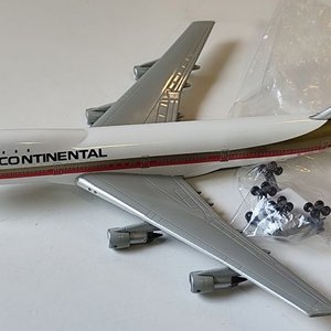 Maqueta Avión Boeing 747-143 Continental Escala 1/400 - imagen 1