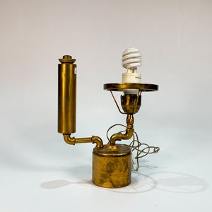 Lote siguiente: Lámpara Artesanal de Metal Dorado con Depósito Lateral (Sin Pantalla)