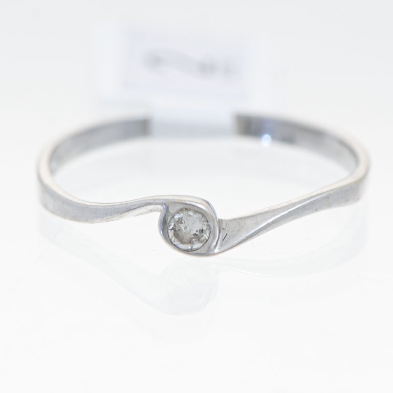 Anillo de oro con brillante solitario - imagen 1
