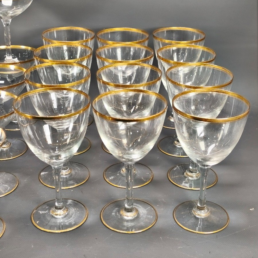 Juego de copas de cristal con bordes dorados - imagen 3