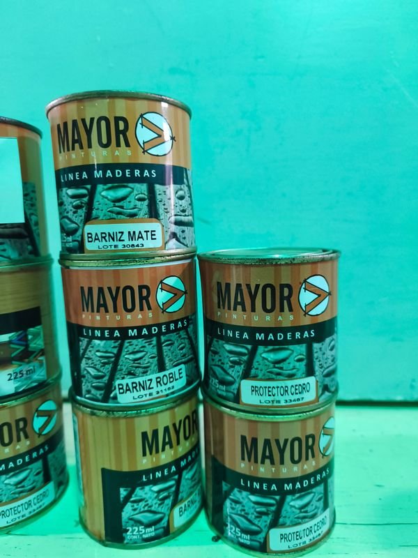 Latas de barniz mate y protectores en buen estado - imagen 3