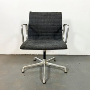 Lote siguiente: Sillón de Oficina Giratorio Estilo Herman Miller Tapizado Gris