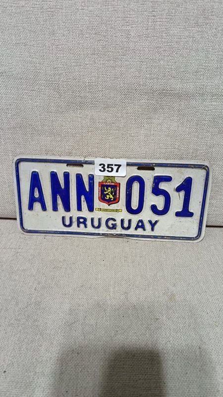 Chapa Matrícula Uruguaya ANN 051 Blanca y Azul