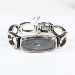 Lote anterior: Reloj Universal Genève de Plata y Acero, No Funciona