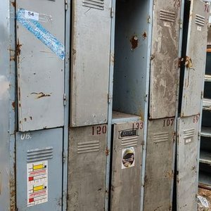 Locker Metálico Industrial con Puertas y Ventilación - imagen 5