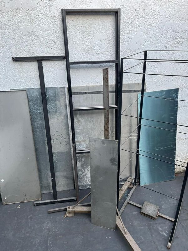 Materiales de Herrería en Venta: Marcas de Hierro, Recortes de Chapa y Perfiles Variados - imagen 4