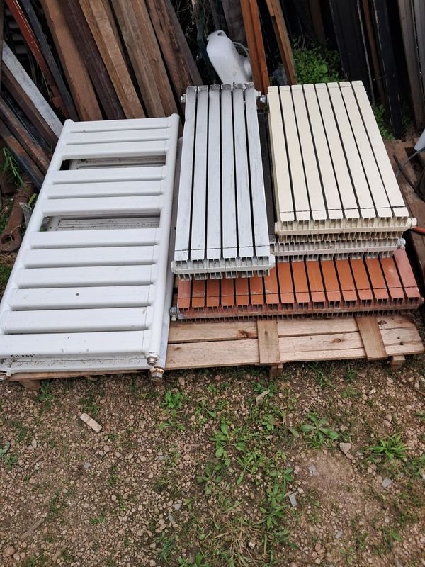 Lote de 5 Radiadores de Aluminio y 2 Toalleros