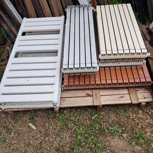 Lote siguiente: Lote de 5 Radiadores de Aluminio y 2 Toalleros
