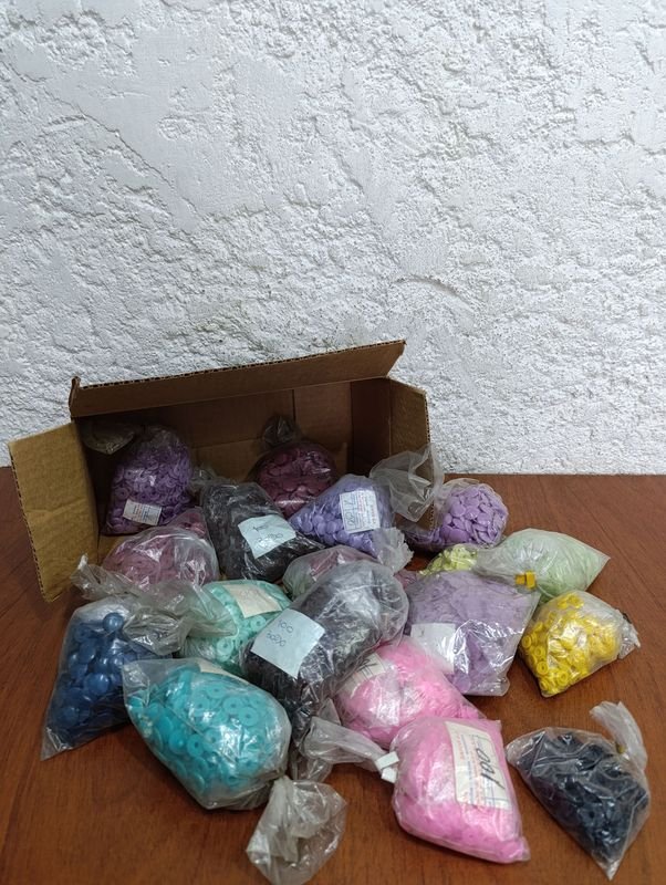 Lote anterior: Botones variados en bolsas plásticas