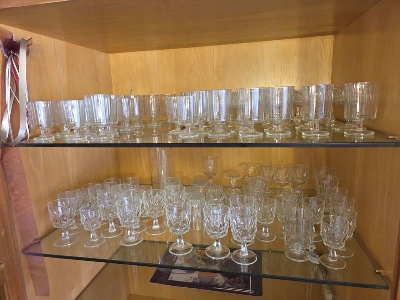 Lote siguiente: Colección de copas de vino en diferentes tamaños y diseños