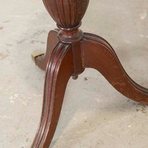 Mesa de Sala Inglesa con Pie Trípode Central y Detalles en Lustre - imagen 3
