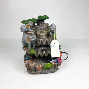 Lote siguiente: Fuente de Agua Decorativa con Elefantes