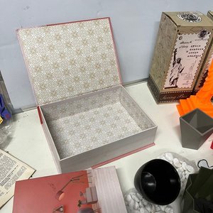 Lote de 12 piezas: Macetas, Estatuas de la Libertad, Cajas y Chapa Decorativa - imagen 8