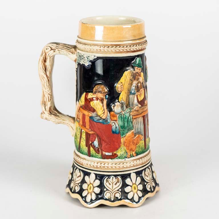 Jarra de cerveza musical con escenas en relieve - imagen 2