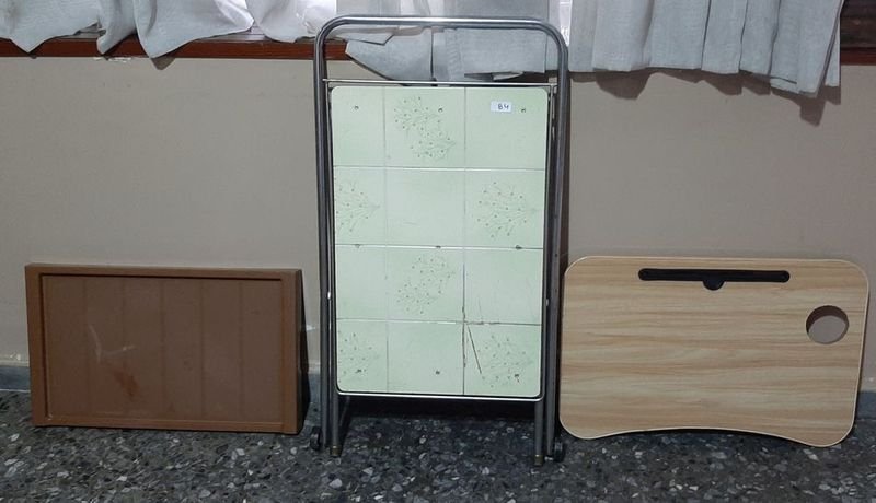 Barcito Plegable con Ruedas y Dos Mesas para Cama