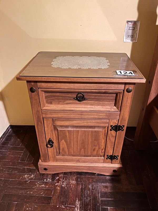Lote anterior: Mesa de luz mexicana con vidrio de excelente calidad