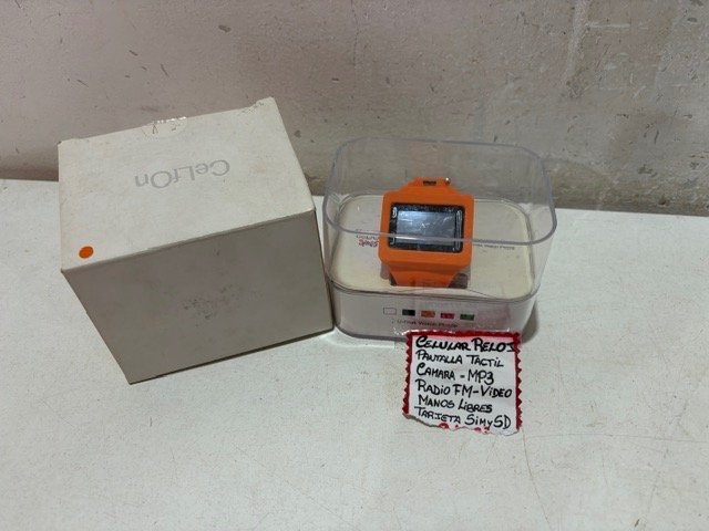 Reloj Celular Celfon con Pantalla Táctil, Cámara, MP3 y Manos Libres