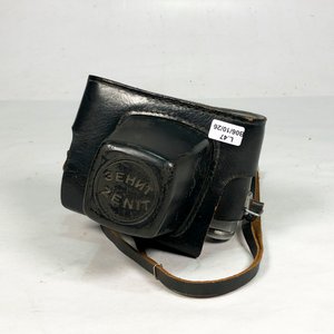 Cámara Fotográfica Zenit-E con Estuche de Cuero Negro - imagen 3