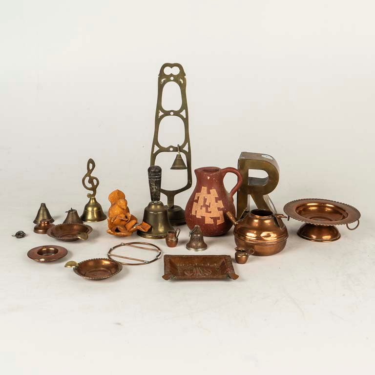 Lote de Piezas Decorativas de Bronce, Cobre y Cerámica