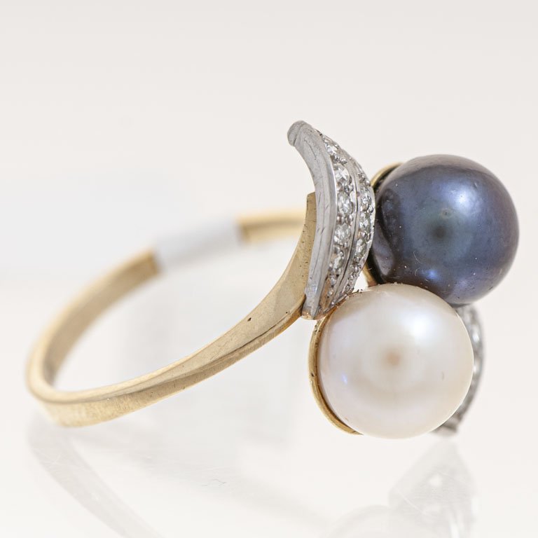Anillo de oro con perlas y brillantes - imagen 2