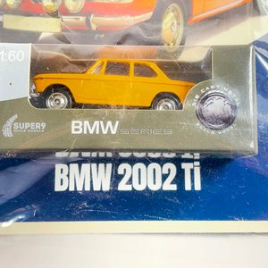 Dos Autos a Escala 1/60: Chevrolet Stepside 1955 y BMW 2002 Ti - imagen 3