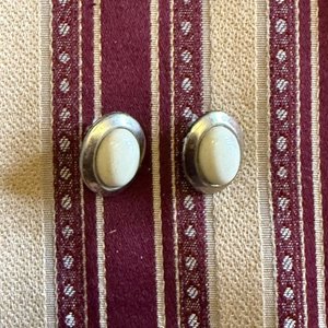 Lote Surtido de Collares, Aretes, Broches y Anillos con Caja - imagen 11
