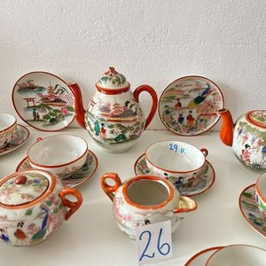 Lote anterior: Juego de Café de Porcelana con Decoración Oriental (29 Piezas)