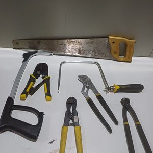 Lote siguiente: Serrucho, Arcos de Sierra, Pico Loro, Tenaza y Pela Cables