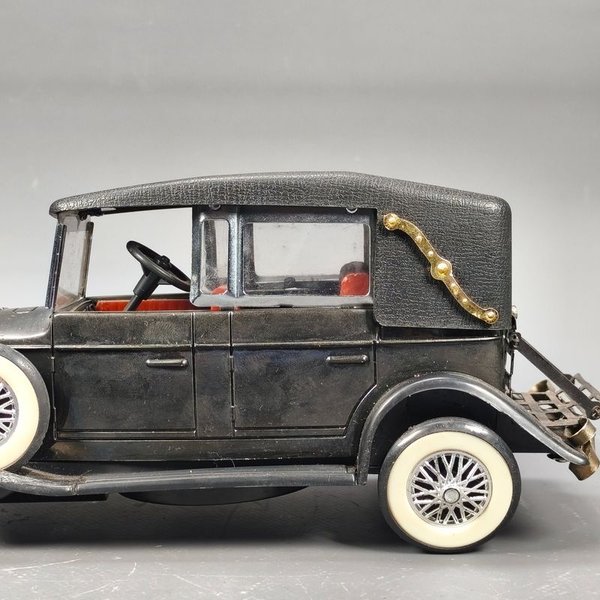 Modelo de coche de 1928 Lincoln con radio AM en escala 1/18 - imagen 4
