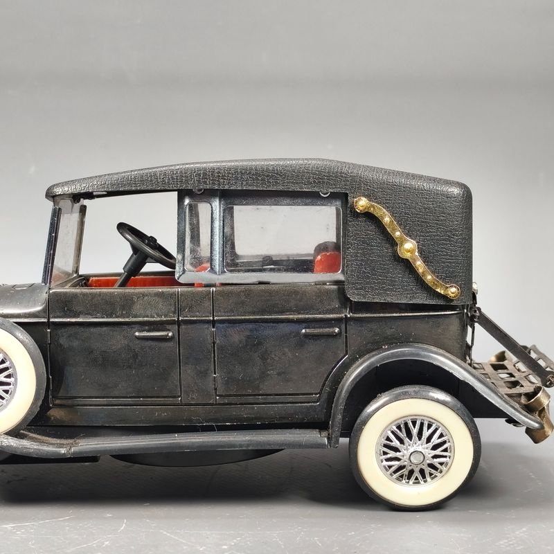Modelo de coche de 1928 Lincoln con radio AM en escala 1/18 - imagen 4