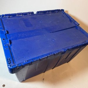 Cajón Azul de PVC con Tapa y Varios Accesorios de Grifería - imagen 4