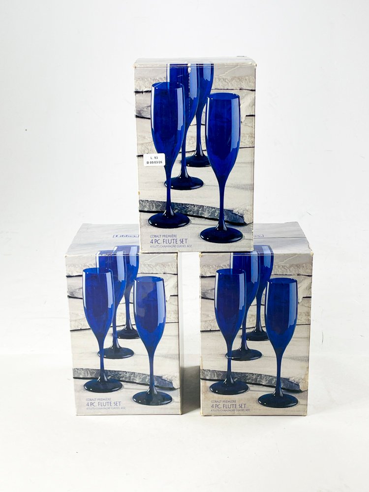 Lote anterior: Copas de vino azules con diseño colorido