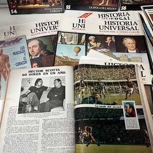 Lote de Revistas "Historia Universal Ilustrada" y "El Gráfico" sobre Pelé - imagen 6