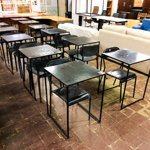 Conjunto de Mesas y Sillas Metálicas Negras para Oficina o Comedor - imagen 1