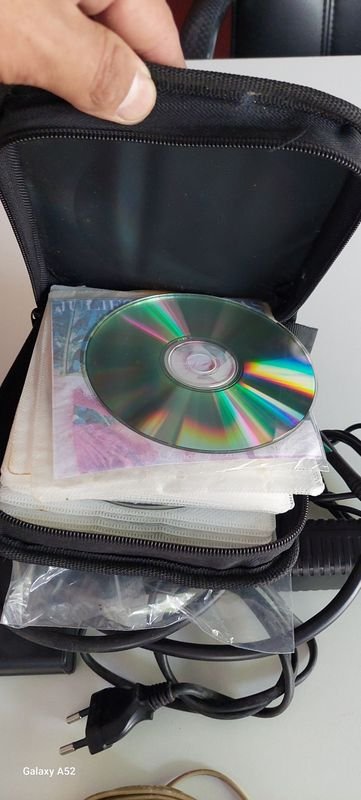 Cd's y accesorios en buen estado - imagen 5