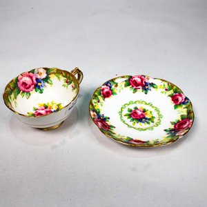Taza y Platito de Porcelana Inglesa Paragon Floral "Tapestry Rose" con Guarda Dorada - imagen 4