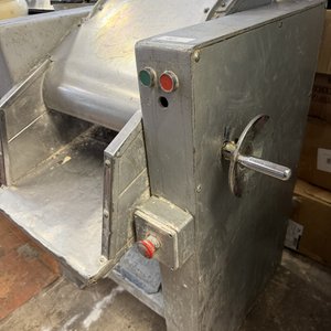 Sobadora Industrial Trifásica con Rodillo de 40cm - imagen 5