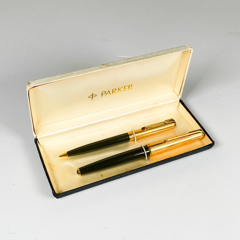 Lote anterior: Juego de lapiceras Parker y pluma con estuche
