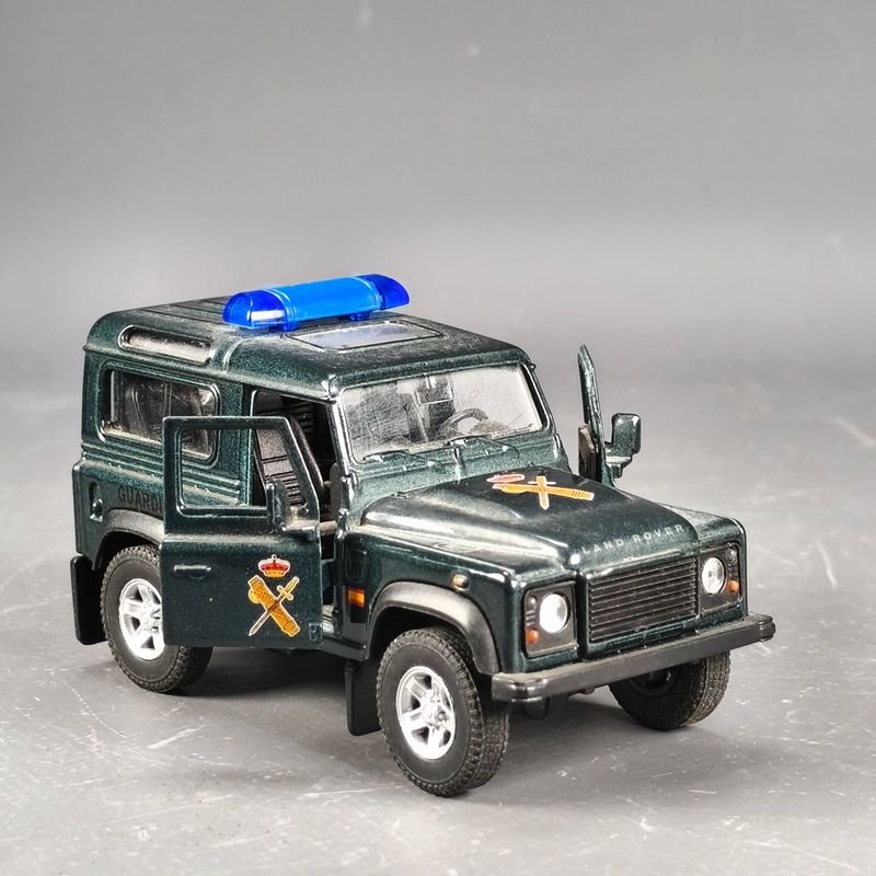 Modelo de camioneta Land Rover a escala 1/43 - imagen 4
