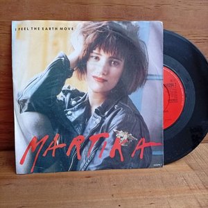 Lote anterior: Vinilo Simple "I Feel The Earth Move" de Martika (1989)