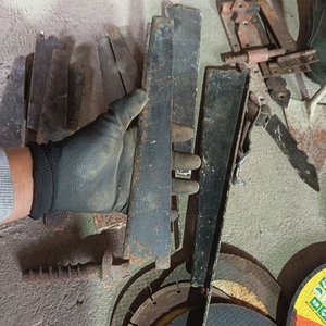 Lote de Discos de Corte, Mensulas, Herramientas y Botas de Goma - imagen 6