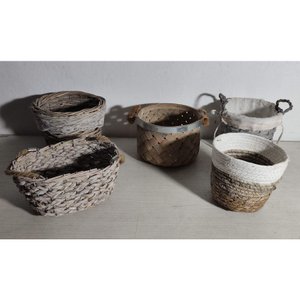 Lote siguiente: Lote de 5 Canastos Decorativos de Fibra Natural y Mimbre