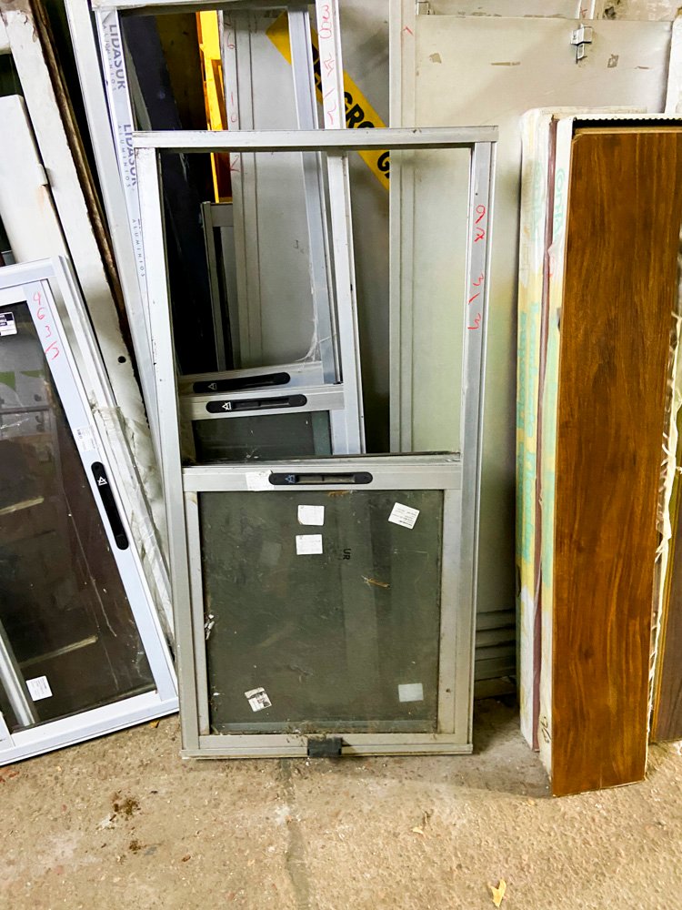 Lote anterior: Ventana aluminio y vidrio con mosquitero