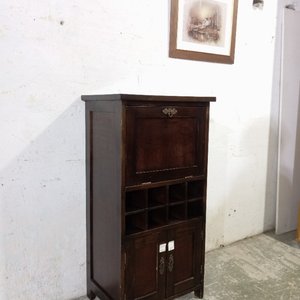 Mueble Bar Botellero Madera Oscura con Compartimento Volcable - imagen 4