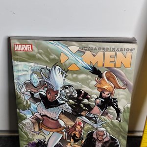 Libro de Historietas "Extraordinarios X-Men" Vol. 1 Marvel Comics - imagen 5